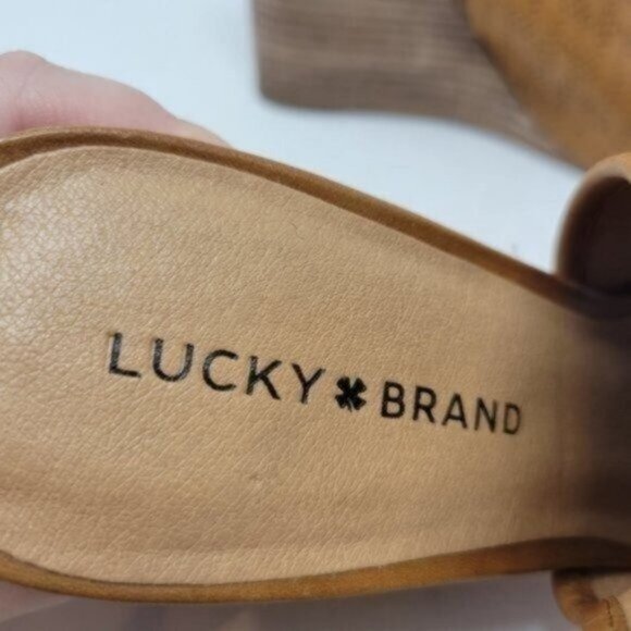 Lucky Brand | Risza Perforated Wedge Peep Toe Leather Sandals Tan Brown - Picture 4 of 13